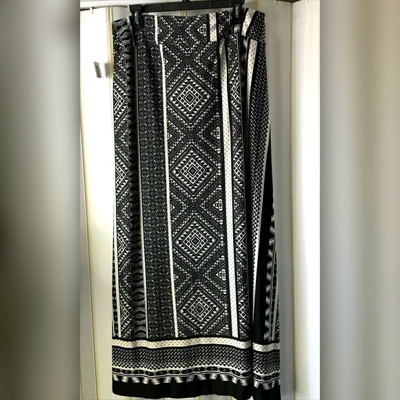 JohnPaulRichard Dresses & Skirts - John Paul Richard, NWT, black/white long skirt, L